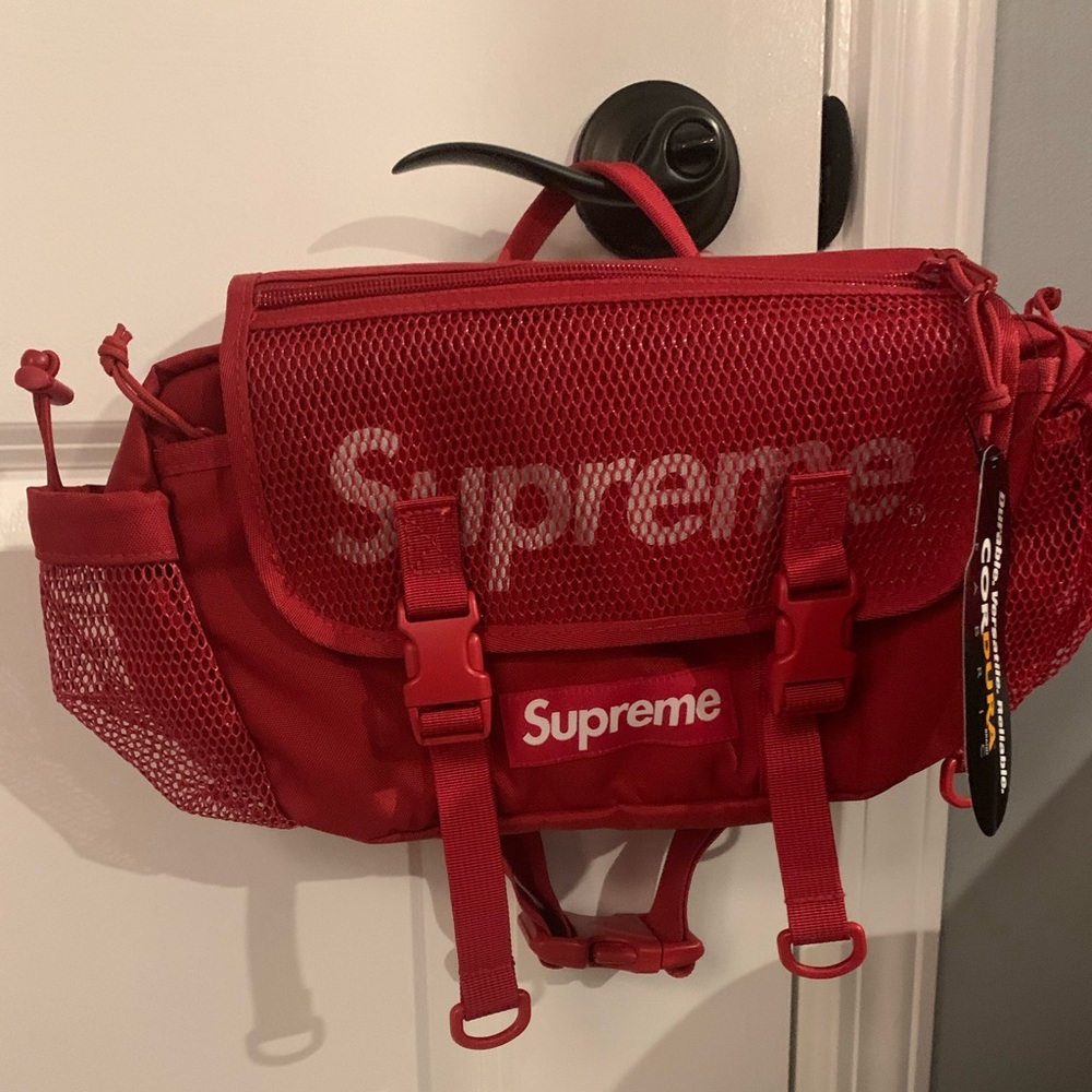 SS20 supreme Dark red waist bag